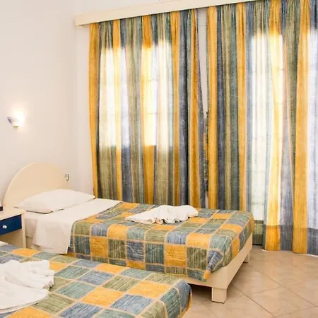 Uncle George & Hotel Amoudara Lasithiou